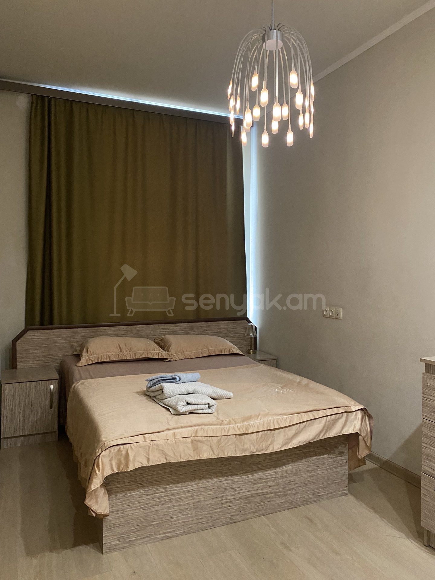 3 Սենյականոց Բնակարան Քարե Շենքում, 60քմ, 2/5 հարկ, Դիզայներական Վերանորոգված, Կահավորված, Արևկող