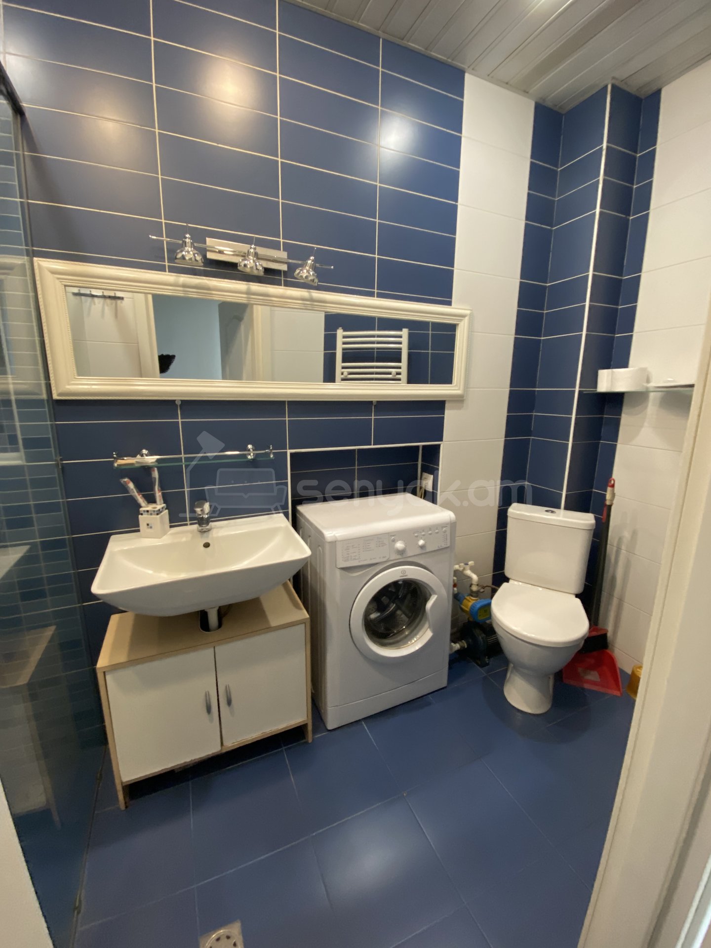 3 Սենյականոց Բնակարան Քարե Շենքում, 60քմ, 2/5 հարկ, Դիզայներական Վերանորոգված, Կահավորված, Արևկող