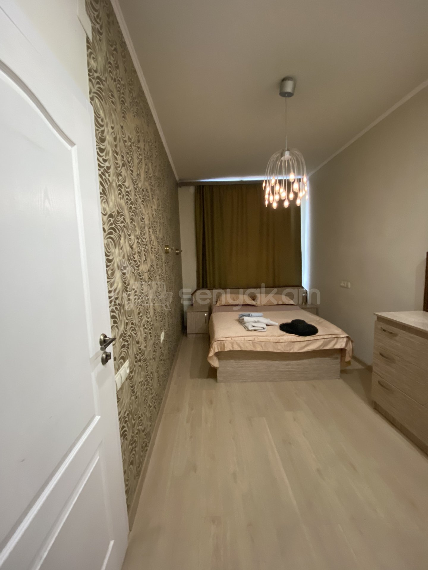 3 Սենյականոց Բնակարան Քարե Շենքում, 60քմ, 2/5 հարկ, Դիզայներական Վերանորոգված, Կահավորված, Արևկող