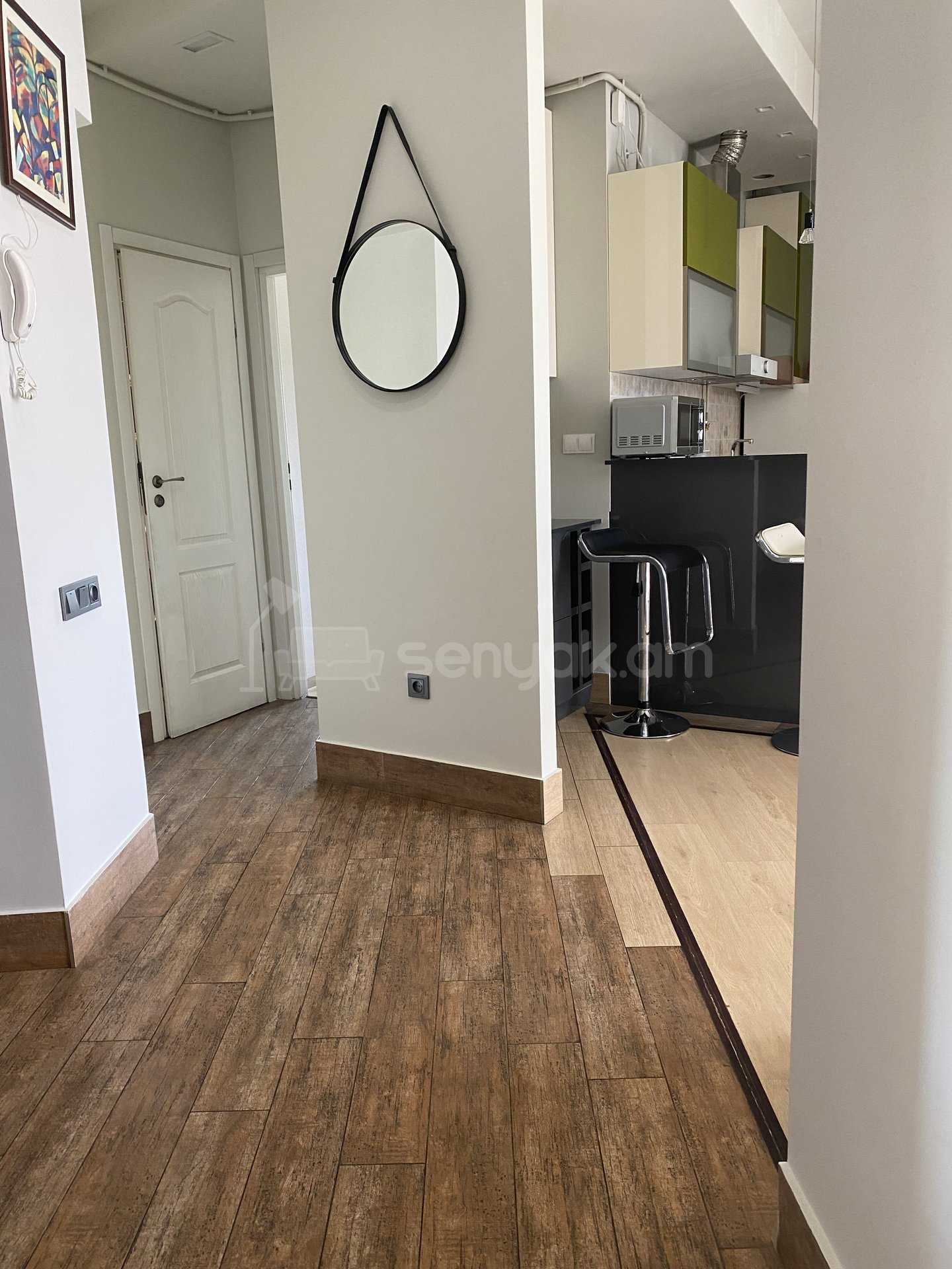 3 Սենյականոց Բնակարան Քարե Շենքում, 60քմ, 2/5 հարկ, Դիզայներական Վերանորոգված, Կահավորված, Արևկող