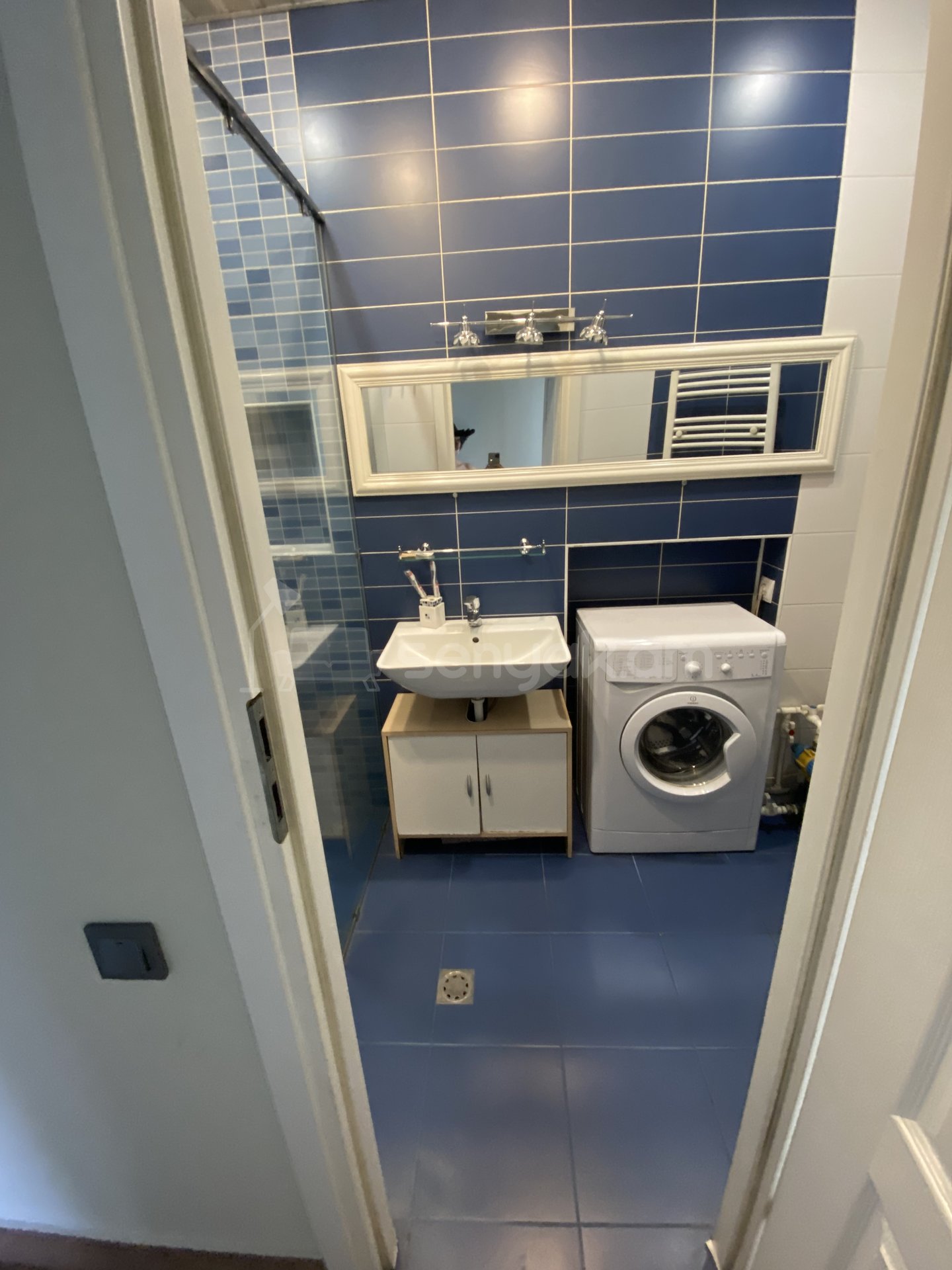 3 Սենյականոց Բնակարան Քարե Շենքում, 60քմ, 2/5 հարկ, Դիզայներական Վերանորոգված, Կահավորված, Արևկող