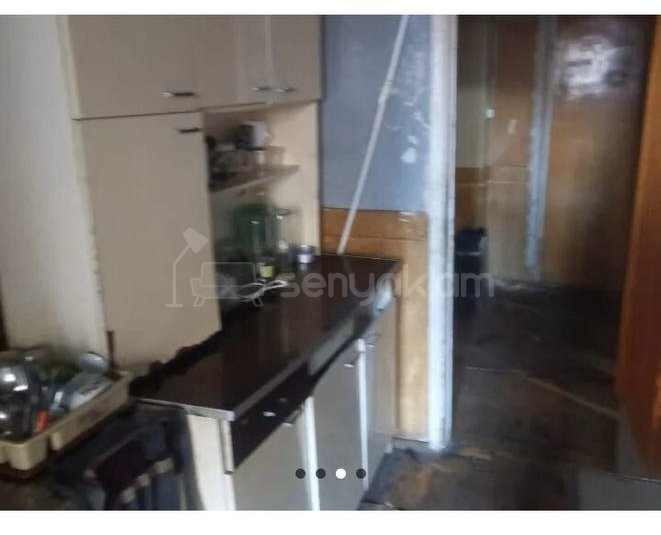 4 Սենյականոց Բնակարան Քարե Շենքում, 82քմ, 1/5 հարկ, Նորմալ Վիճակում