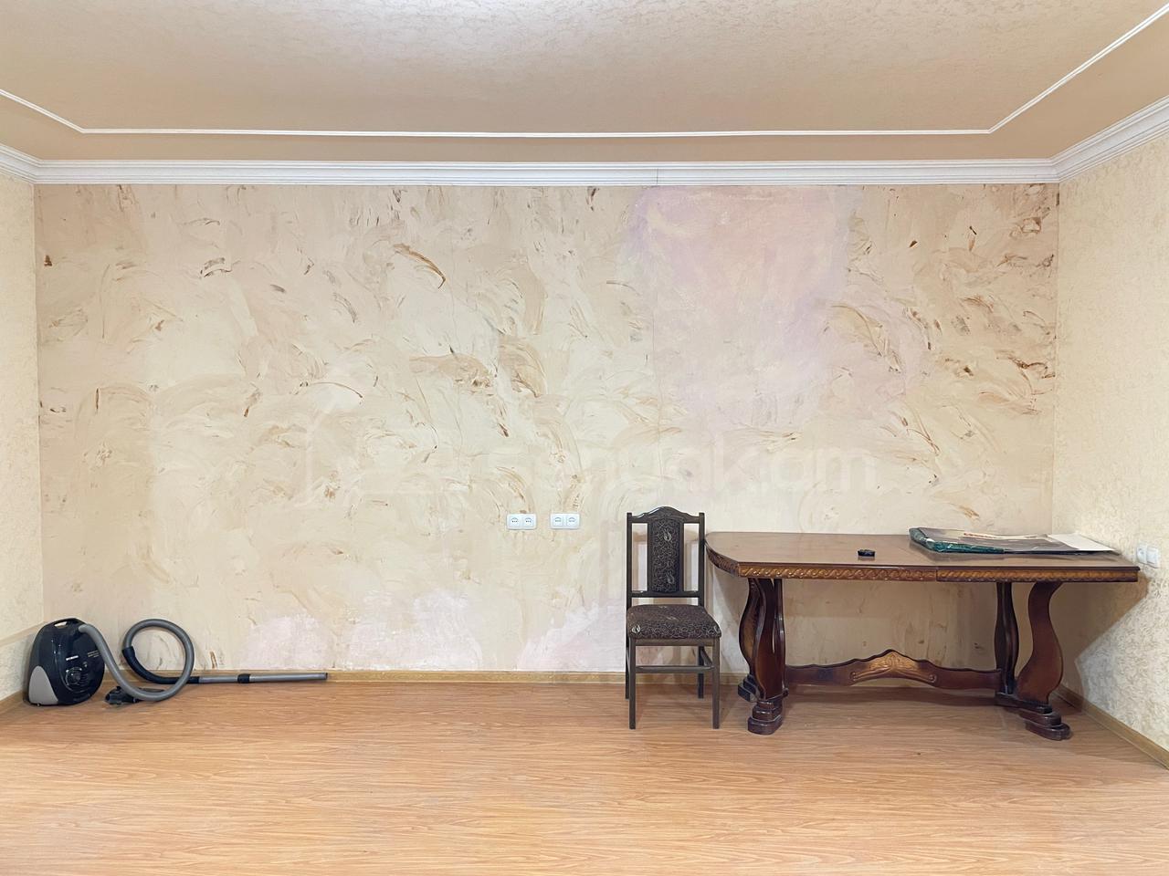 3 Սենյականոց Բնակարան Քարե Շենքում, 80քմ, 1/4 հարկ, Կապիտալ Վերանորոգված, Մասամբ Կահավորված