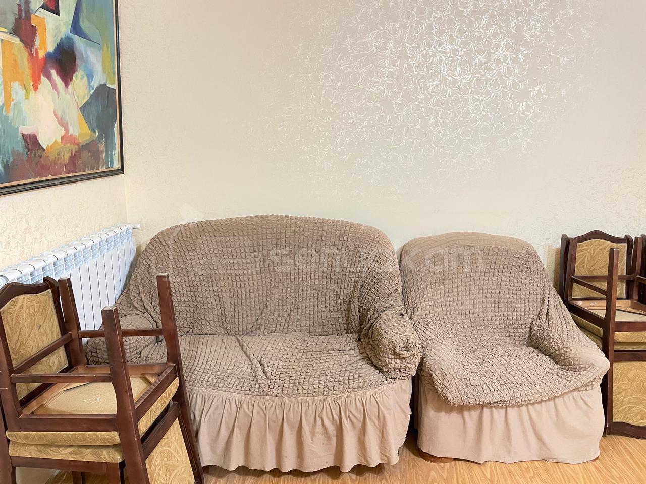 3 Սենյականոց Բնակարան Քարե Շենքում, 80քմ, 1/4 հարկ, Կապիտալ Վերանորոգված, Մասամբ Կահավորված