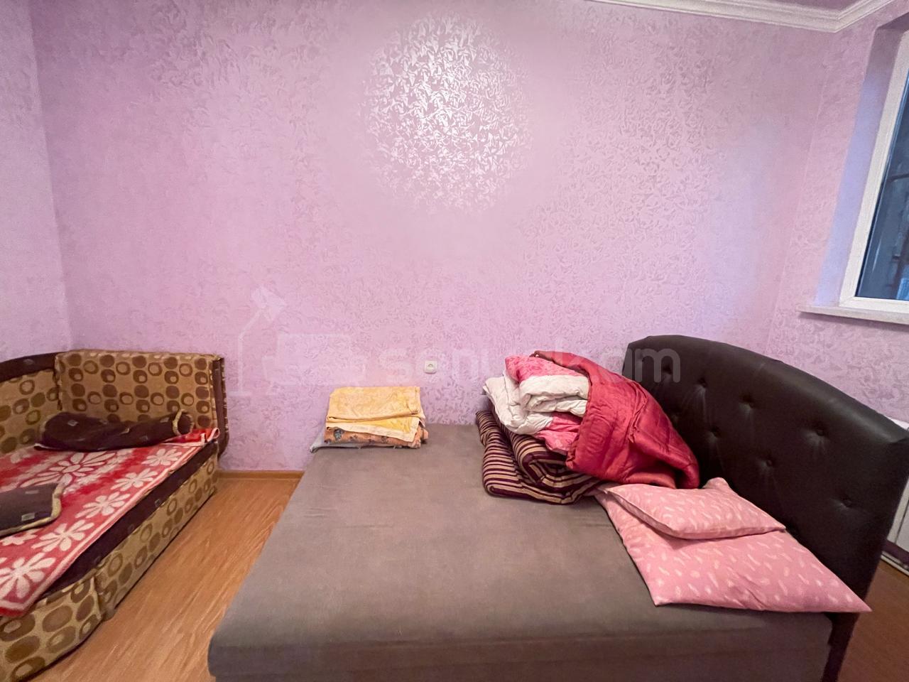 3 Սենյականոց Բնակարան Քարե Շենքում, 80քմ, 1/4 հարկ, Կապիտալ Վերանորոգված, Մասամբ Կահավորված