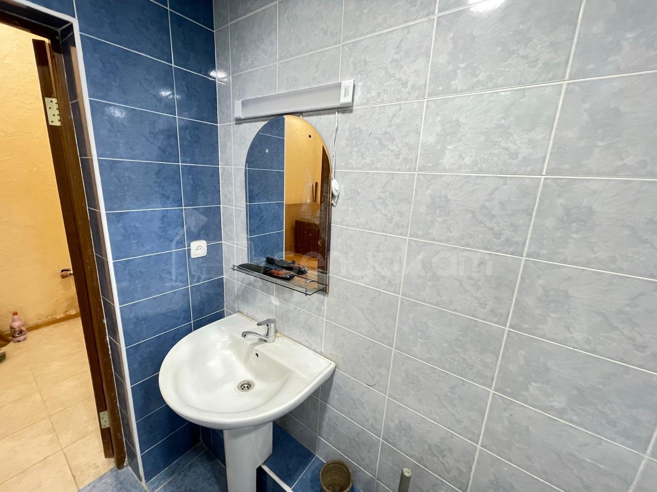 3 Սենյականոց Բնակարան Քարե Շենքում, 80քմ, 1/4 հարկ, Կապիտալ Վերանորոգված, Մասամբ Կահավորված