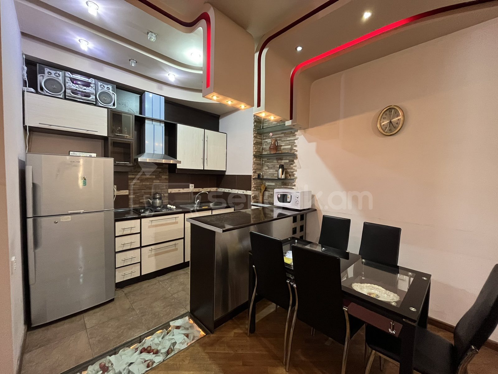 2 Սենյականոց Բնակարան Նորակառույցում, 60քմ, 8/13 հարկ, Կապիտալ Վերանորոգված, Կահավորված, Արևկող