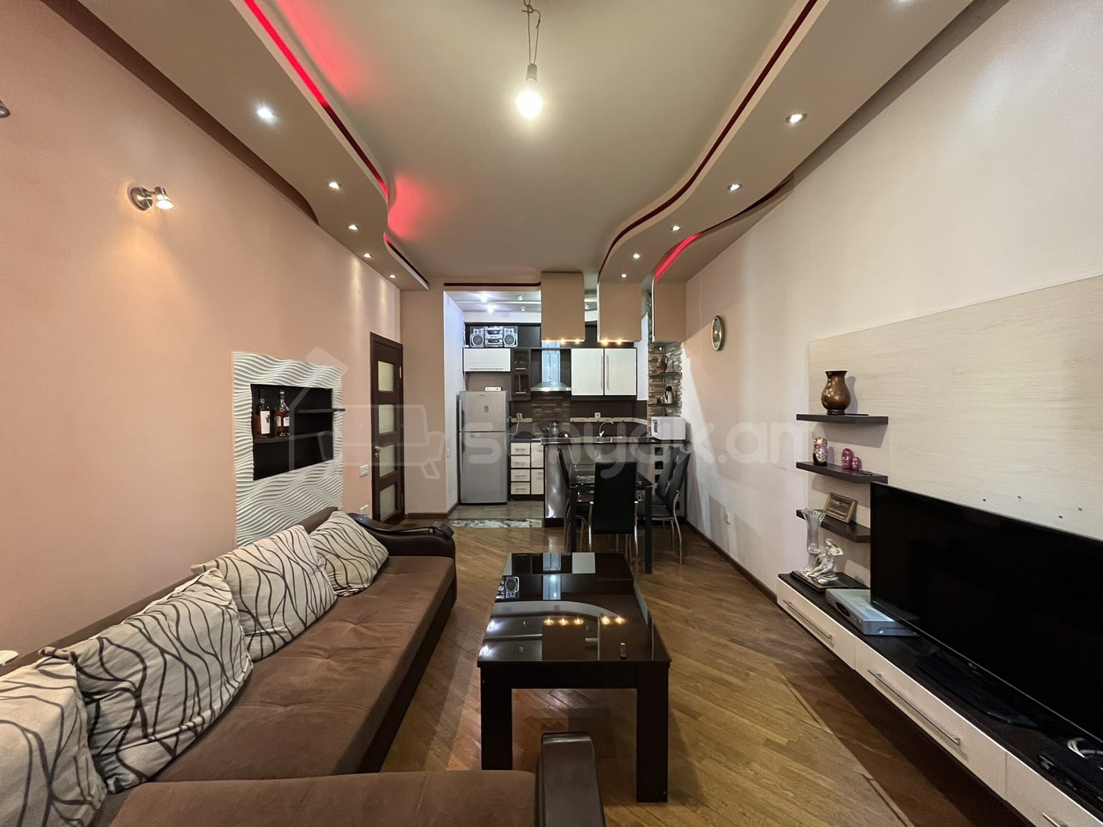 2 Սենյականոց Բնակարան Նորակառույցում, 60քմ, 8/13 հարկ, Կապիտալ Վերանորոգված, Կահավորված, Արևկող