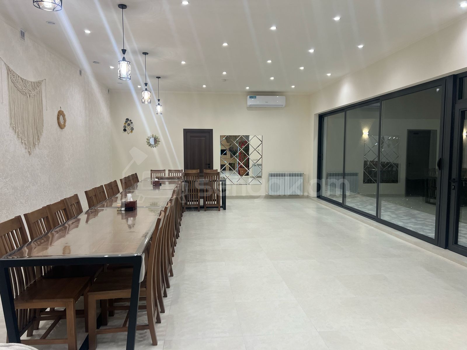 1 Սենյականոց Շքեղ Առանձնատուն, 200քմ, Լողավազանով