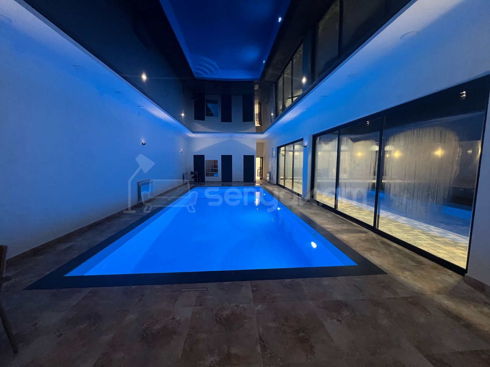 1 Սենյականոց Շքեղ Առանձնատուն, 200քմ, Լողավազանով