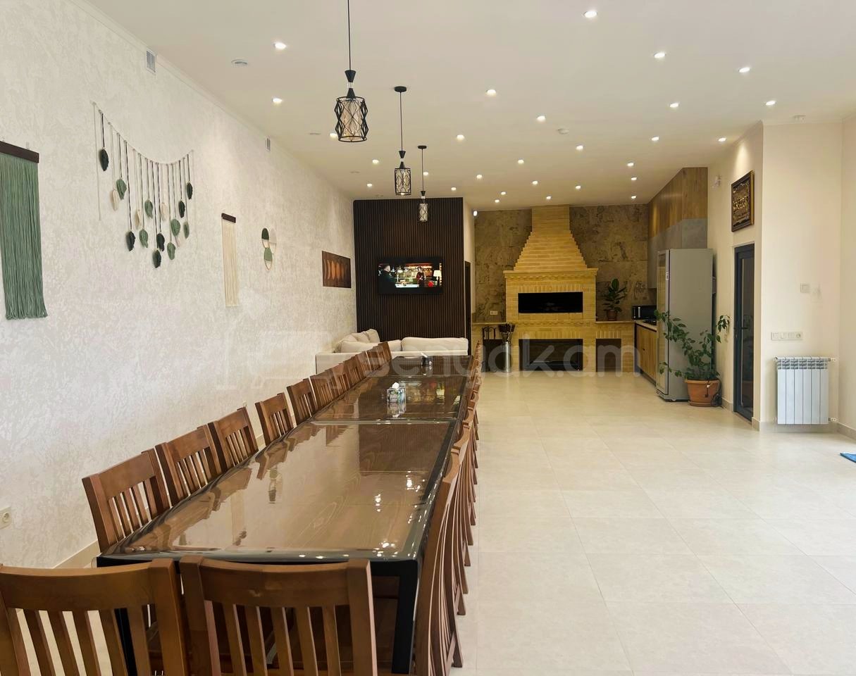 1 Սենյականոց Շքեղ Առանձնատուն, 200քմ, Լողավազանով