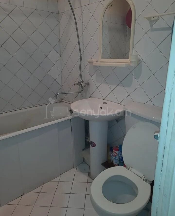 2 Սենյականոց Բնակարան Քարե Շենքում, 59քմ, 3/4 հարկ, Նորմալ Վիճակում, Կահավորված