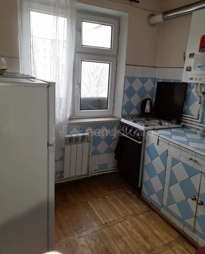 2 Սենյականոց Բնակարան Քարե Շենքում, 59քմ, 3/4 հարկ, Նորմալ Վիճակում, Կահավորված