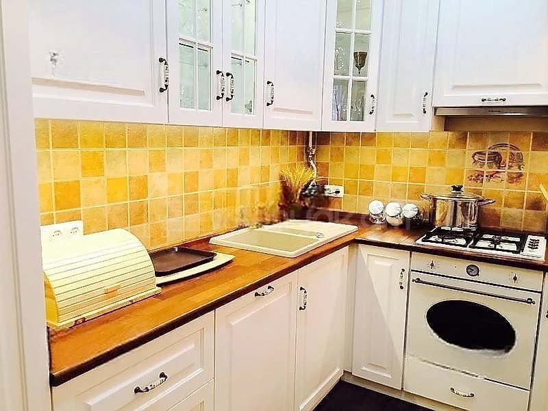 3 Սենյականոց Բնակարան Քարե Շենքում, 80քմ, 3/5 հարկ, Կապիտալ Վերանորոգված