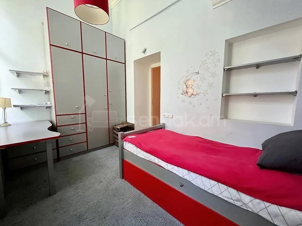 3 Սենյականոց Բնակարան Քարե Շենքում, 80քմ, 3/5 հարկ, Կապիտալ Վերանորոգված