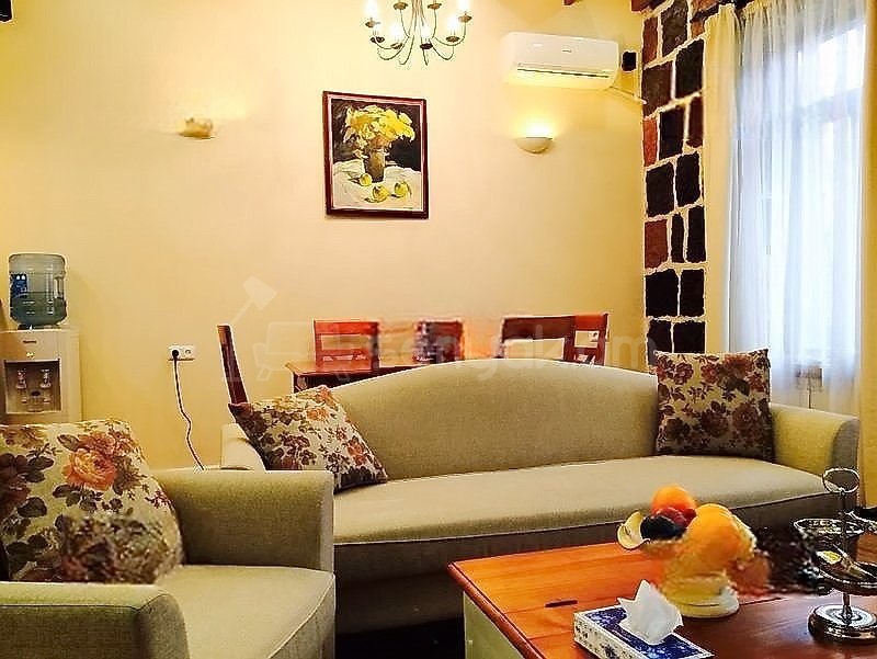 3 Սենյականոց Բնակարան Քարե Շենքում, 80քմ, 3/5 հարկ, Կապիտալ Վերանորոգված