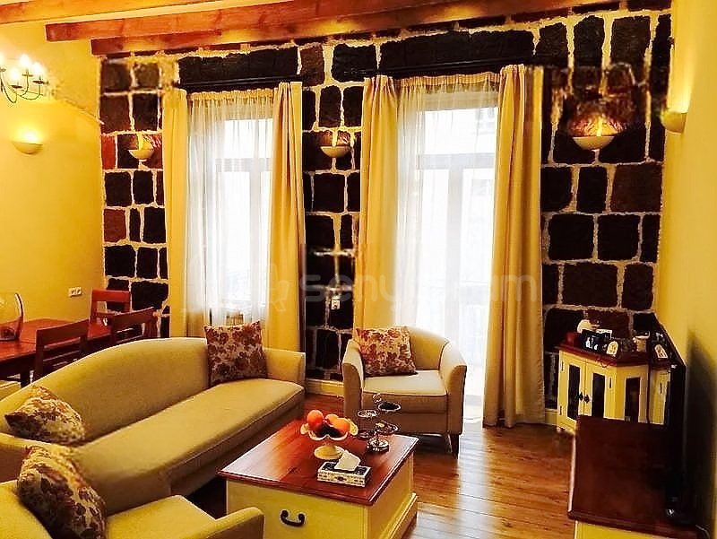 3 Սենյականոց Բնակարան Քարե Շենքում, 80քմ, 3/5 հարկ, Կապիտալ Վերանորոգված