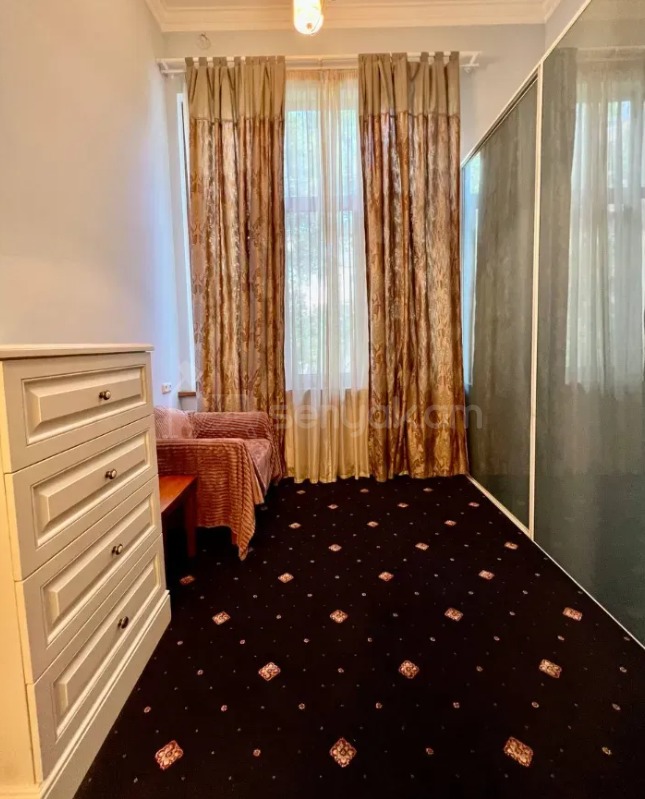 3 Սենյականոց Բնակարան Քարե Շենքում, 80քմ, 3/5 հարկ, Դիզայներական Վերանորոգված