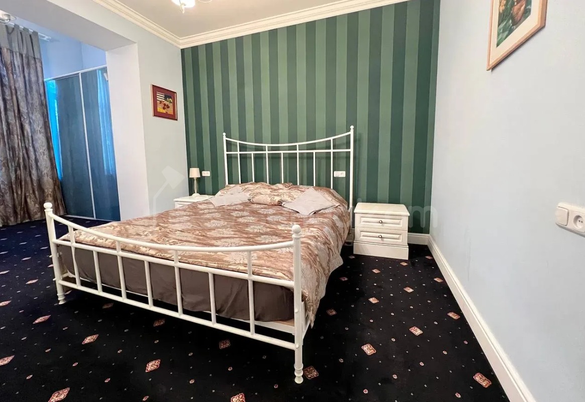 3 Սենյականոց Բնակարան Քարե Շենքում, 80քմ, 3/5 հարկ, Դիզայներական Վերանորոգված