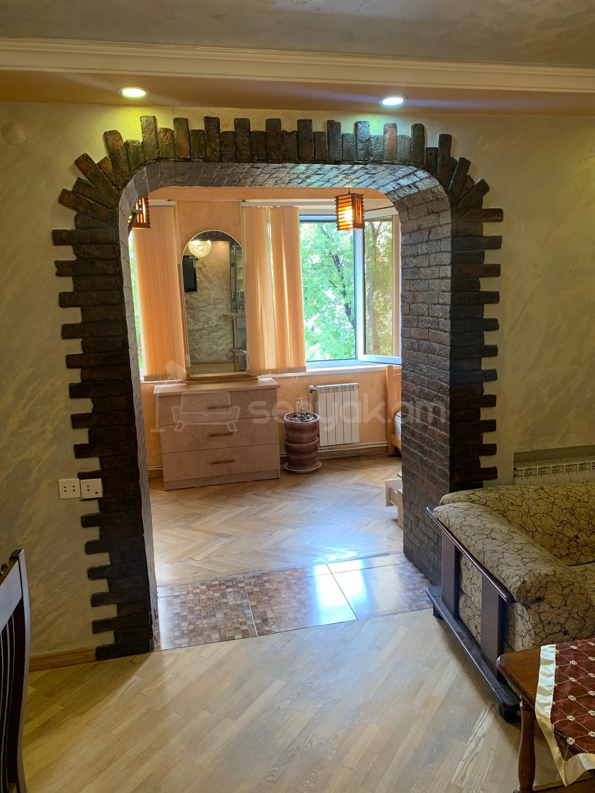 2 Սենյականոց Բնակարան Քարե Շենքում, 58քմ, 4/5 հարկ, Կապիտալ Վերանորոգված, Կահավորված, Արևկող