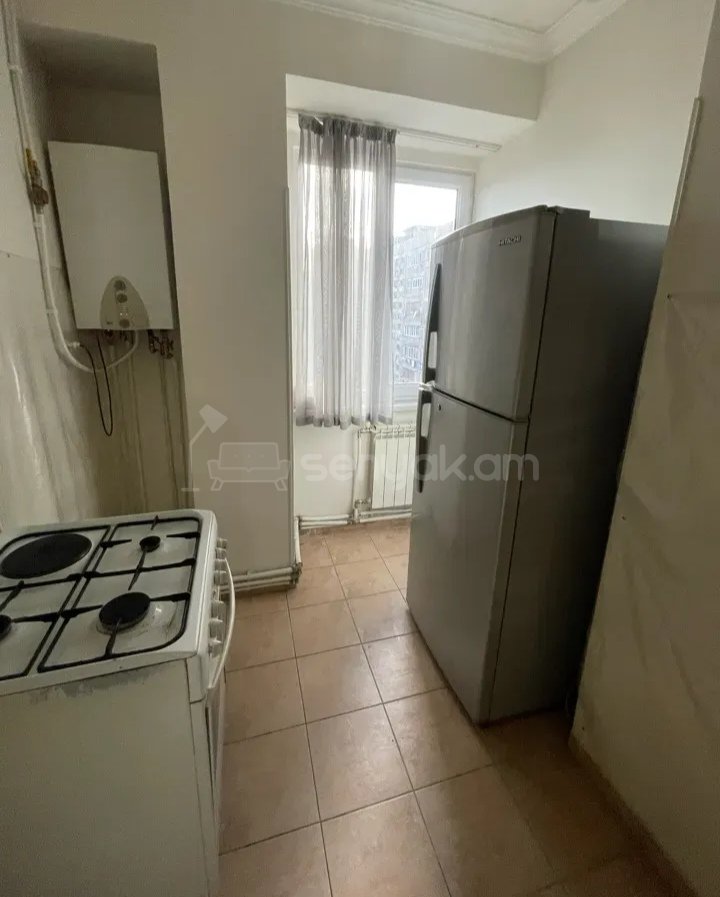 3 Սենյականոց Բնակարան, 80քմ, 7/9 հարկ, Նորմալ Վիճակում, Կահավորված