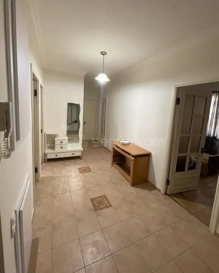 3 Սենյականոց Բնակարան, 80քմ, 7/9 հարկ, Նորմալ Վիճակում, Կահավորված