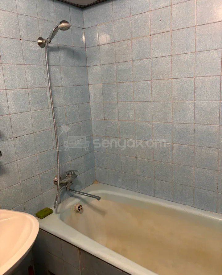 2 Սենյականոց Բնակարան, 68քմ, 1/9 հարկ, Նորմալ Վիճակում, Կահավորված, Արևկող