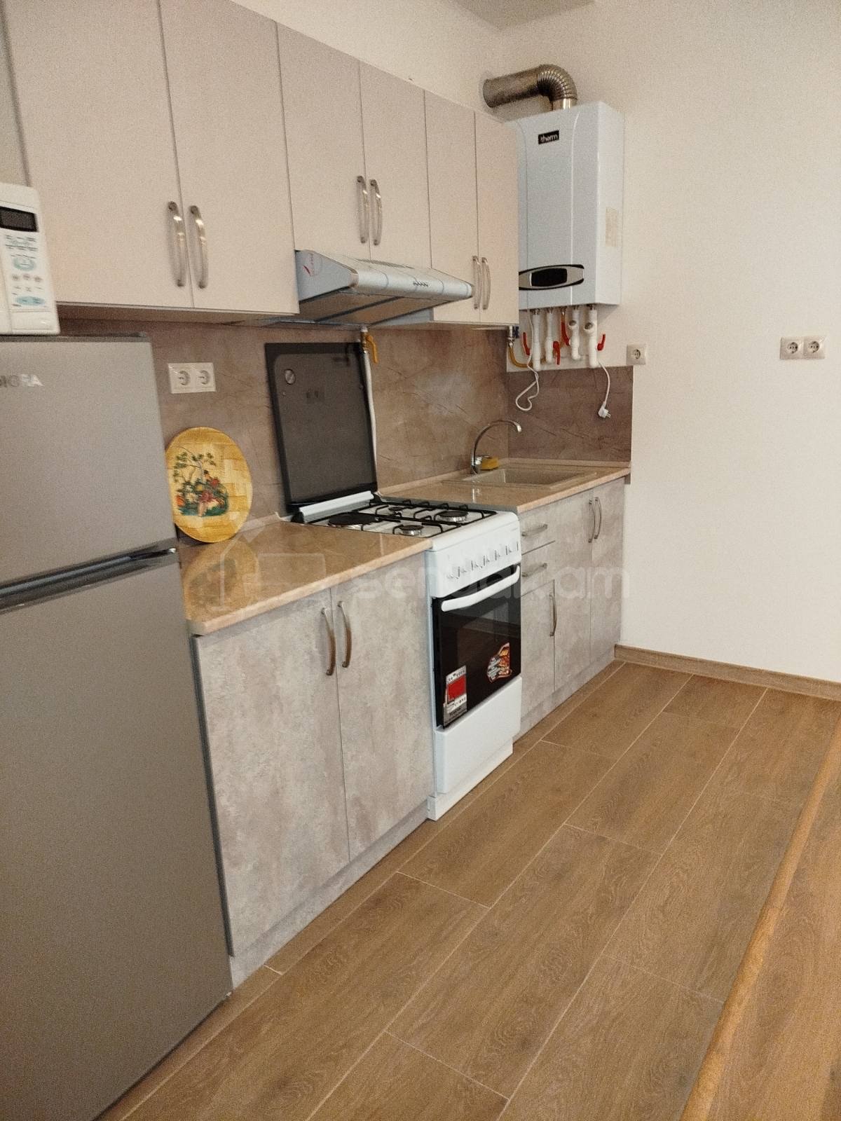 2 Սենյականոց Բնակարան Քարե Շենքում, 45քմ, 3/3 հարկ, Դիզայներական Վերանորոգված, Կահավորված, Արևկող