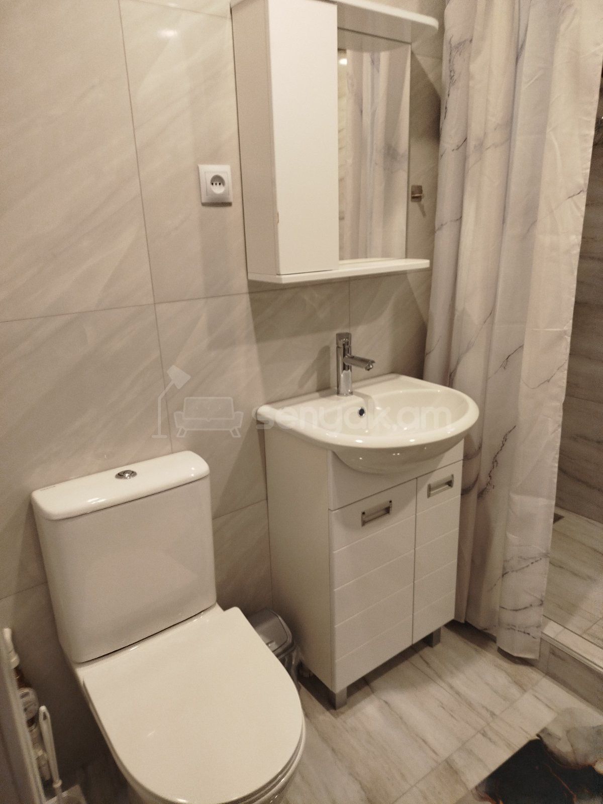 2 Սենյականոց Բնակարան Քարե Շենքում, 54քմ, 3/3 հարկ, Կապիտալ Վերանորոգված, Կահավորված