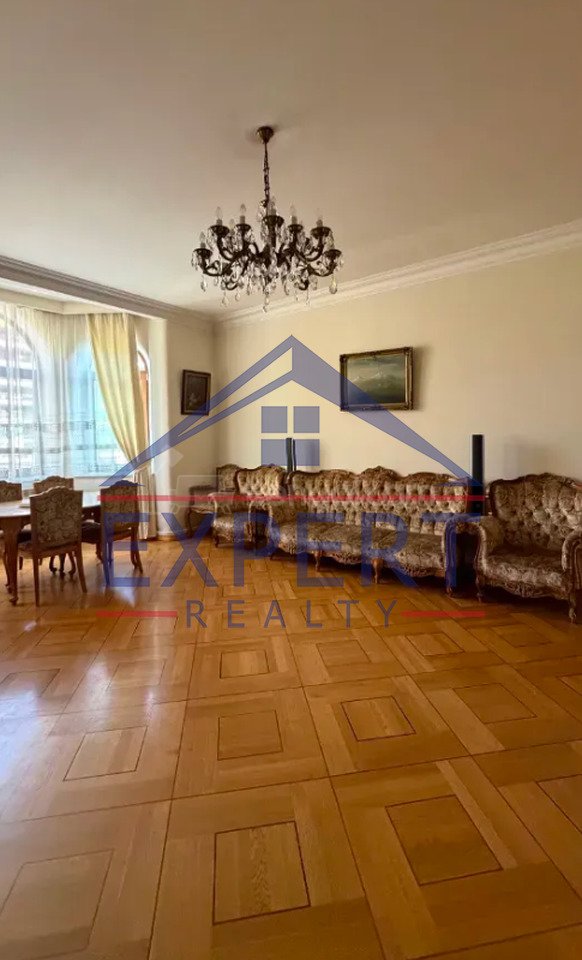 4 Սենյականոց Բնակարան Քարե Շենքում, 161քմ, 5/5 հարկ, Կապիտալ Վերանորոգված