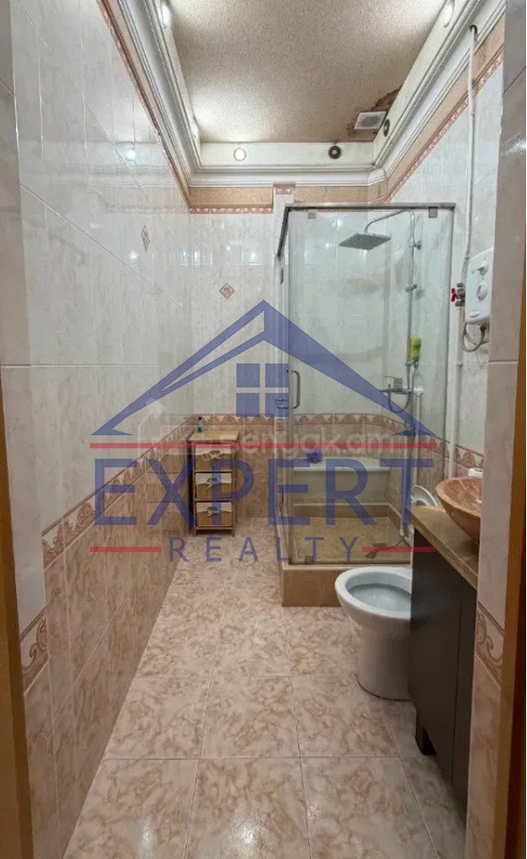 4 Սենյականոց Բնակարան Քարե Շենքում, 161քմ, 5/5 հարկ, Կապիտալ Վերանորոգված