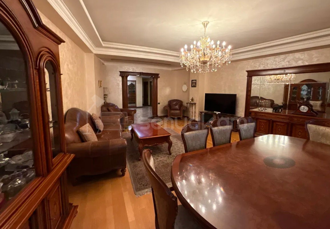 6 Սենյականոց Բնակարան Նորակառույցում, 217քմ, 6/6 հարկ, Դիզայներական Վերանորոգված