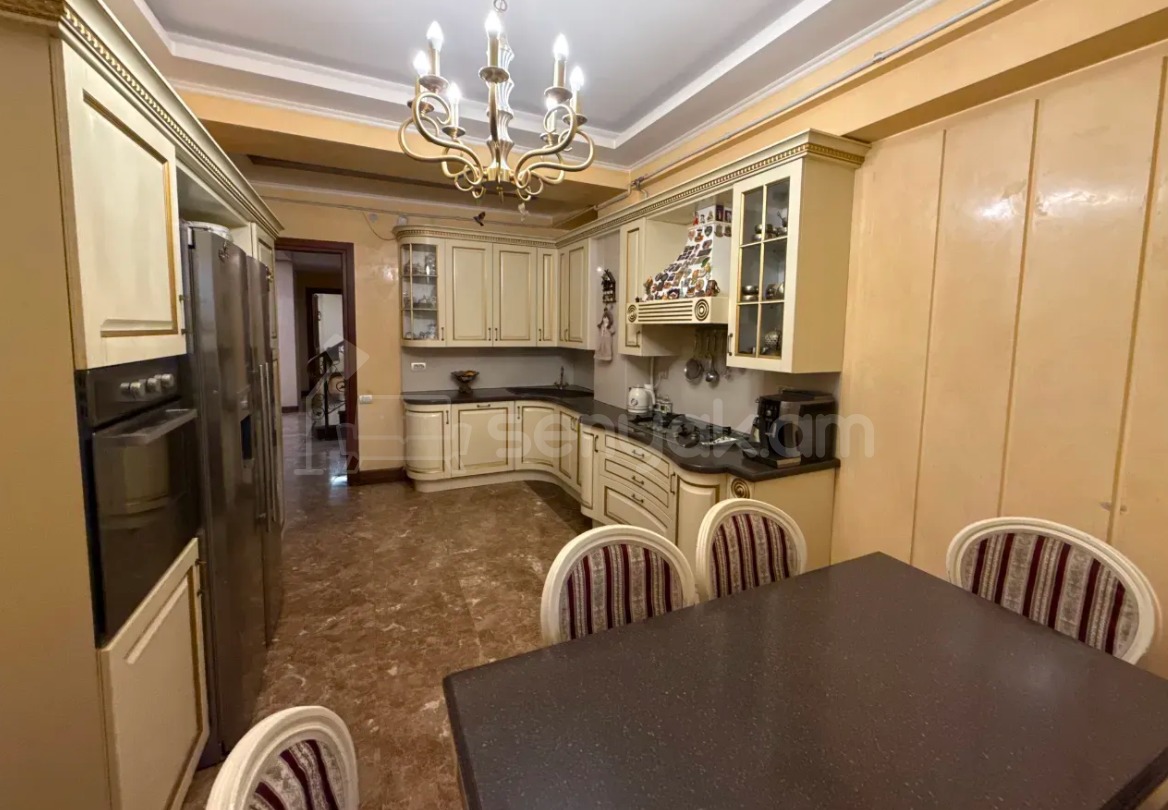 6 Սենյականոց Բնակարան Նորակառույցում, 217քմ, 6/6 հարկ, Դիզայներական Վերանորոգված