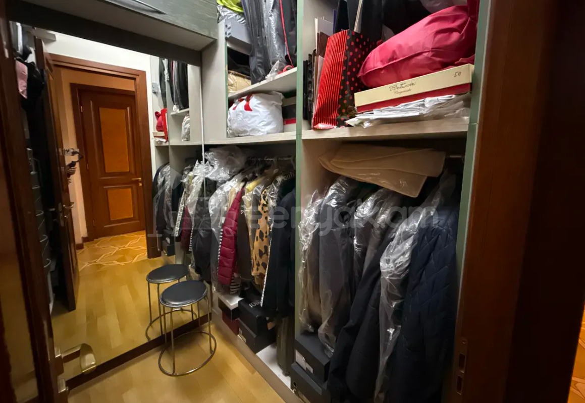 6 Սենյականոց Բնակարան Նորակառույցում, 217քմ, 6/6 հարկ, Դիզայներական Վերանորոգված