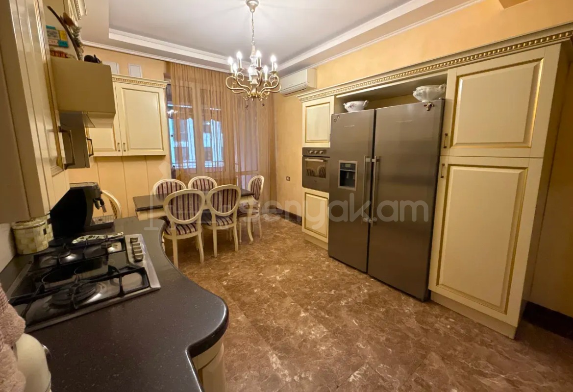 6 Սենյականոց Բնակարան Նորակառույցում, 217քմ, 6/6 հարկ, Դիզայներական Վերանորոգված