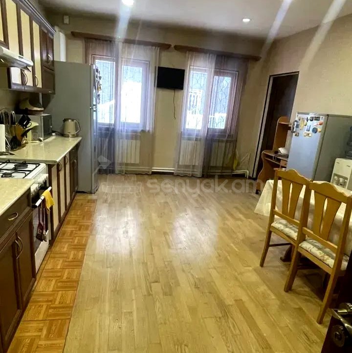 5 Սենյականոց Սեփական Տուն, 160քմ, Կապիտալ Վերանորոգված