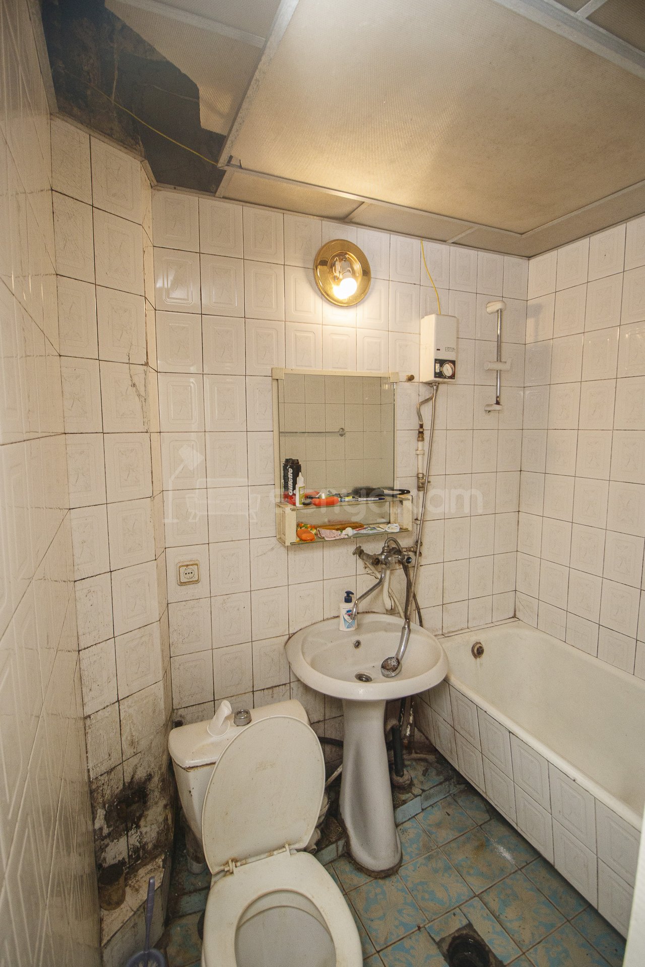 2 Սենյականոց Բնակարան Քարե Շենքում, 52քմ, 2/7 հարկ, Պետական Վիճակում