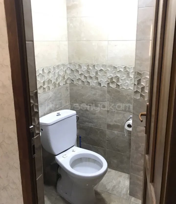 3 Սենյականոց Բնակարան, 78քմ, 4/9 հարկ, Նորմալ Վիճակում, Կահավորված, Արևկող