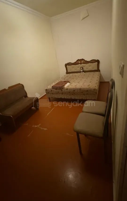 2 Սենյականոց Բնակարան Քարե Շենքում, 48քմ, 2/2 հարկ, Նորմալ Վիճակում, Կահավորված, Արևկող