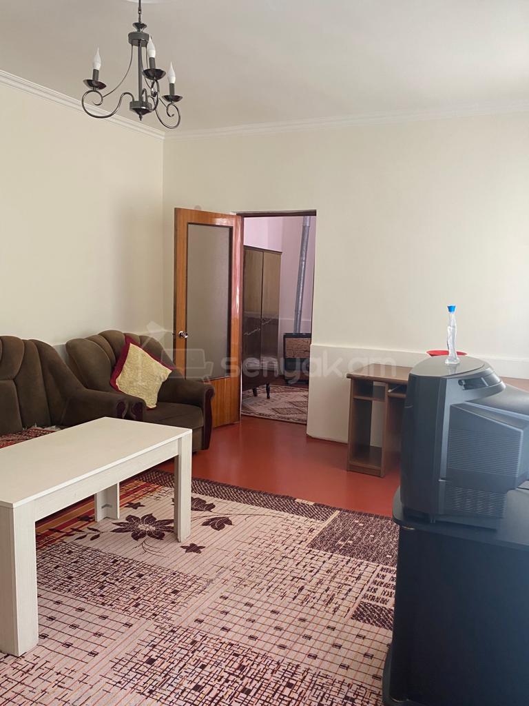 2 Սենյականոց Բնակարան Քարե Շենքում, 48քմ, 2/2 հարկ, Նորմալ Վիճակում, Կահավորված, Արևկող