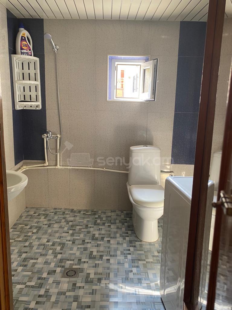 2 Սենյականոց Բնակարան Քարե Շենքում, 48քմ, 2/2 հարկ, Նորմալ Վիճակում, Կահավորված, Արևկող