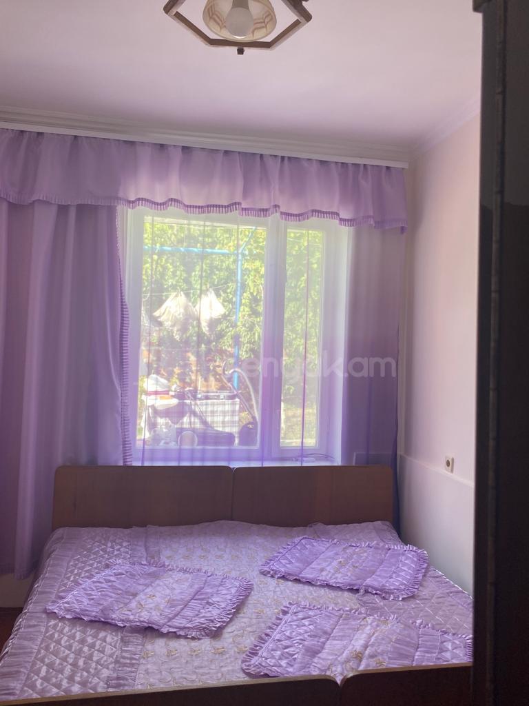 2 Սենյականոց Բնակարան Քարե Շենքում, 48քմ, 2/2 հարկ, Նորմալ Վիճակում, Կահավորված, Արևկող