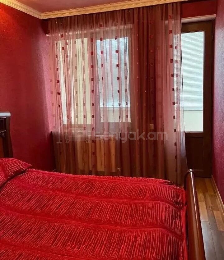 3 Սենյականոց Բնակարան Քարե Շենքում, 67քմ, 4/5 հարկ, Կապիտալ Վերանորոգված, Կահավորված, Արևկող