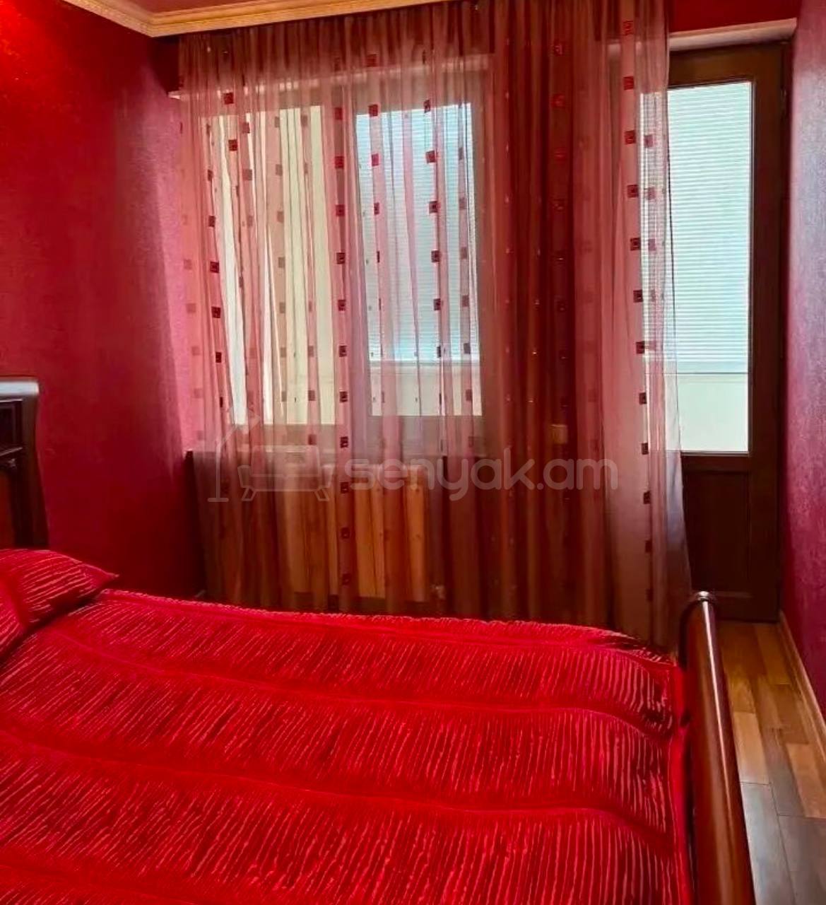 3 Սենյականոց Բնակարան Քարե Շենքում, 68քմ, 4/5 հարկ, Նորմալ Վիճակում, Կահավորված