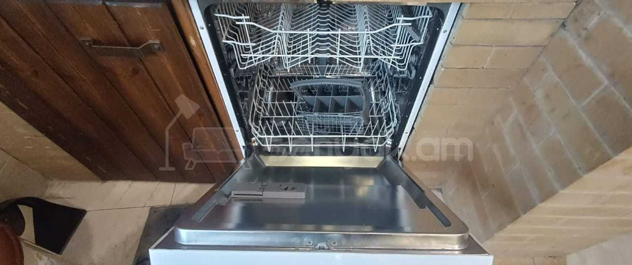 1 Սենյականոց Ամառանոց, 150քմ, Լողավազանով