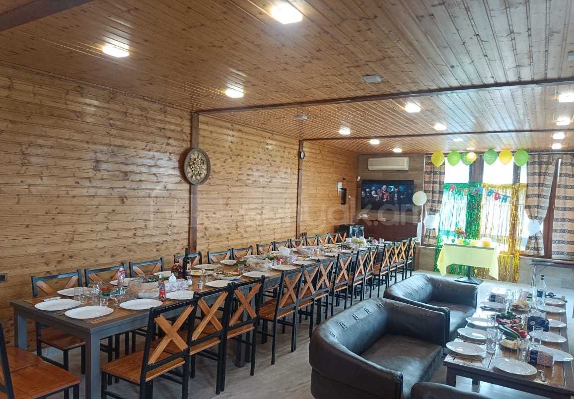 1 Սենյականոց Ամառանոց, 150քմ, Լողավազանով