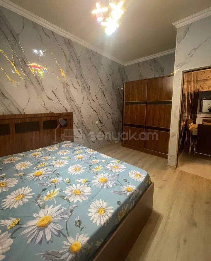 3 Սենյականոց Բնակարան Քարե Շենքում, 64քմ, 4/5 հարկ, Կապիտալ Վերանորոգված, Կահավորված