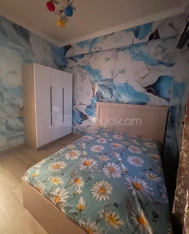 3 Սենյականոց Բնակարան Քարե Շենքում, 64քմ, 4/5 հարկ, Կապիտալ Վերանորոգված, Կահավորված