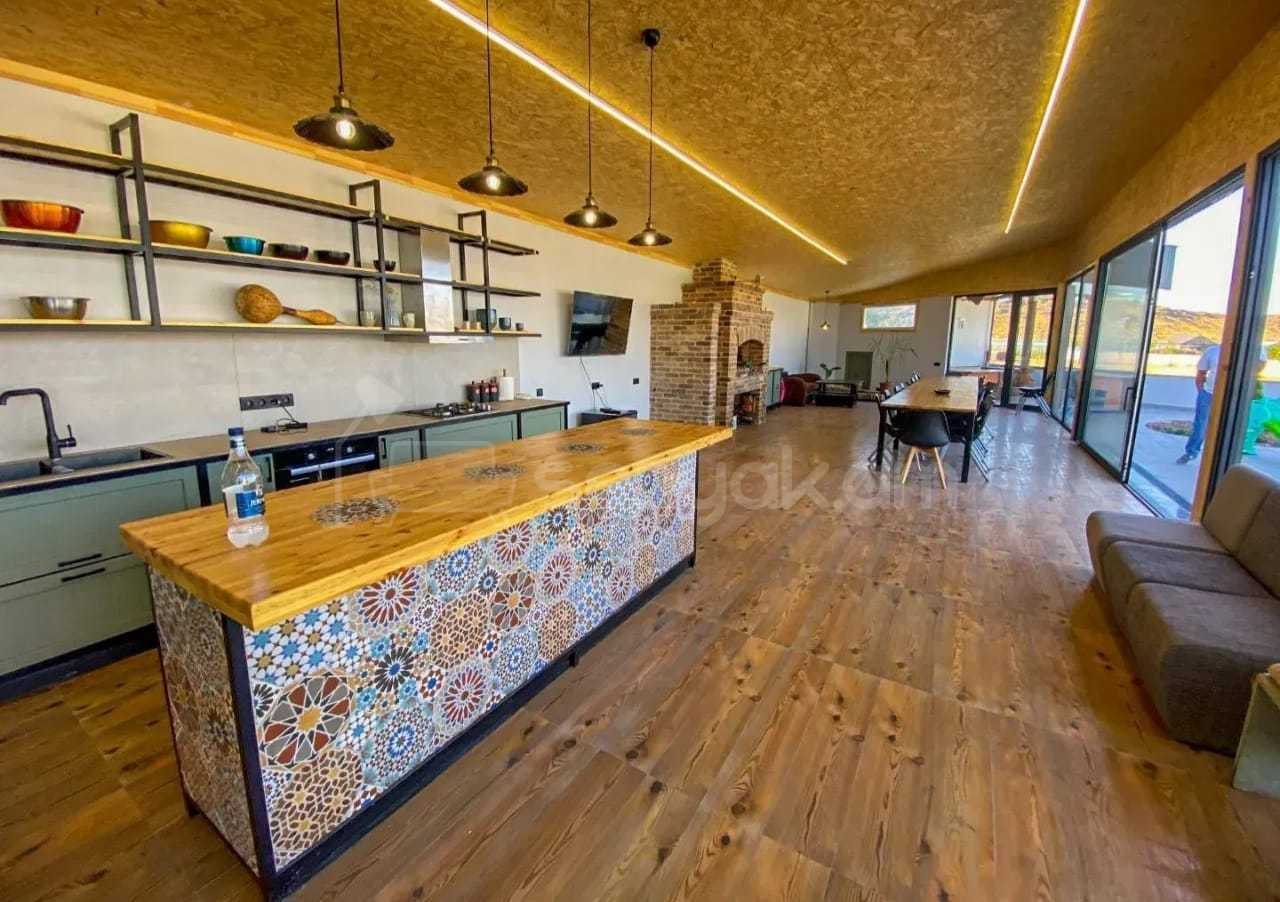 3 Սենյականոց Ամառանոց, 200քմ, Լողավազանով