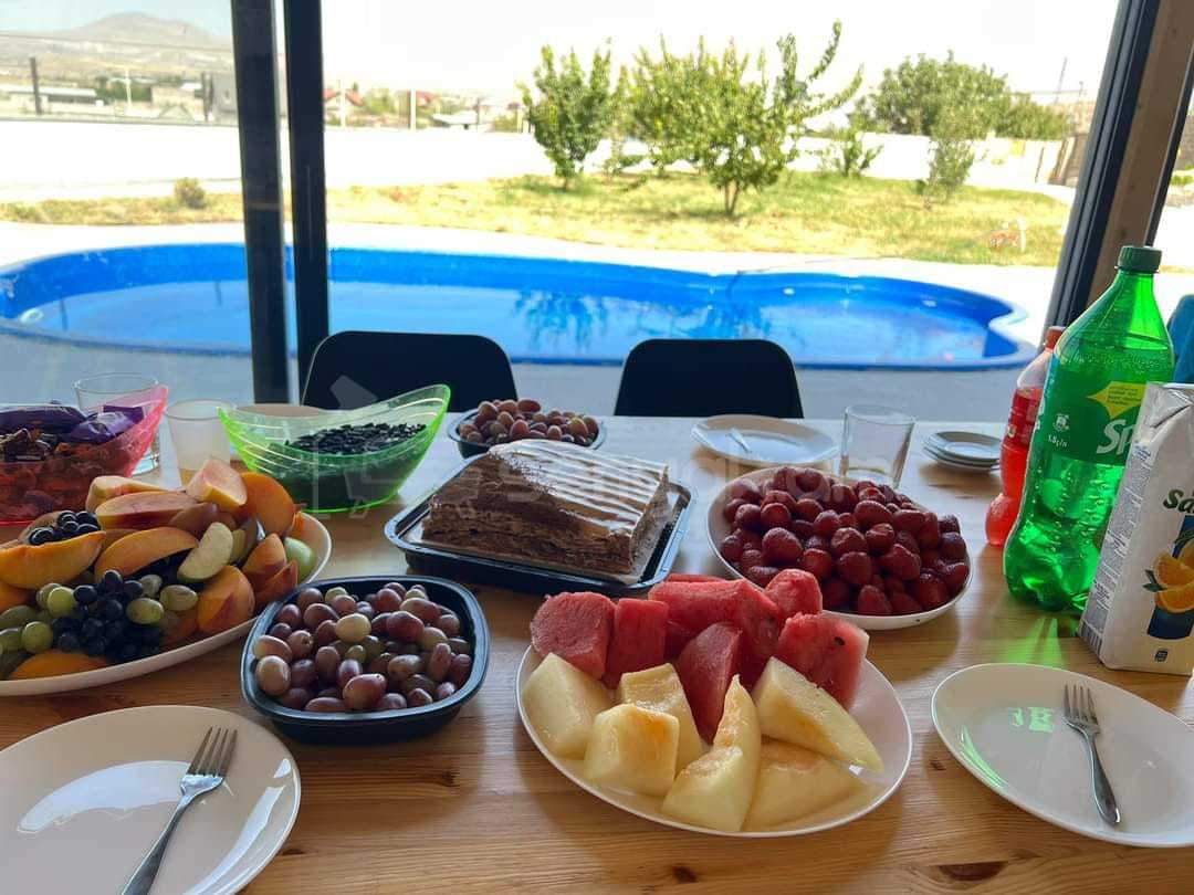 3 Սենյականոց Ամառանոց, 200քմ, Լողավազանով